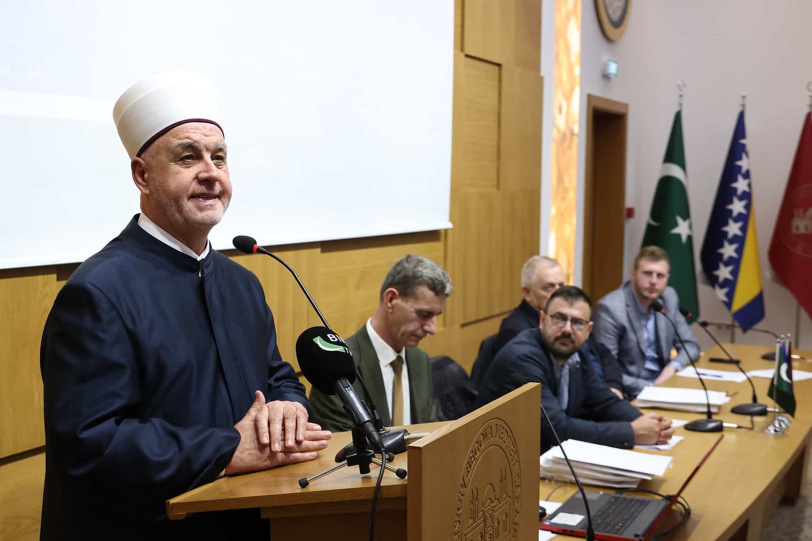 Reisul-ulema Islamske zajednice u Bosni i Hercegovini Husein-ef. Kavazović (3)